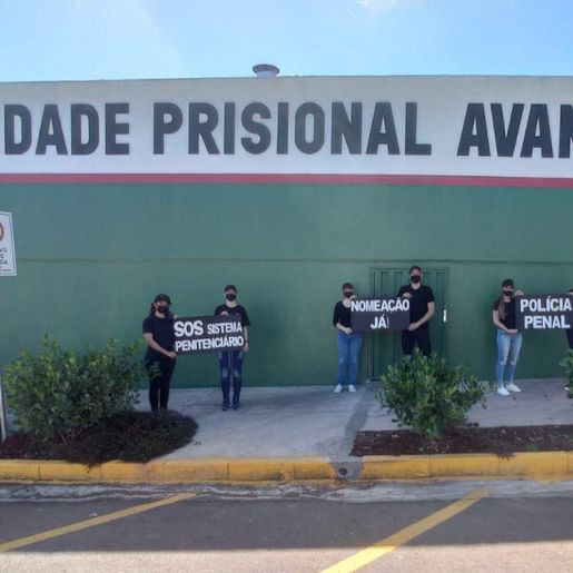 Aprovados em concurso do DEAP fazem protesto e pedem por nomeação