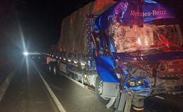 Caminhões colidem na SC-157 em Quilombo