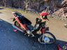 VÍDEO: Carreta passa por cima de moto e motociclista fica levemente ferido