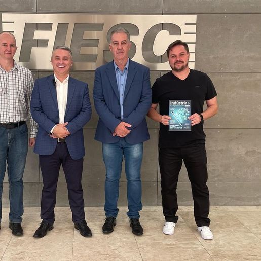 Prefeito e comitiva de SMO se reúnem com presidência da Fiesc 