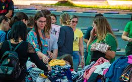 Brechó solidário arrecada mais de R$ 6 mil em favor de Cameron