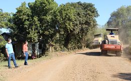 Mondaí executa obras e melhorias em ruas da cidade e estradas do interior