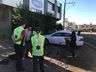 Bombeiros atendem acidente entre carro e moto na Willy Barth 