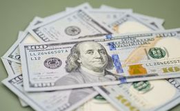 Dólar opera em alta e vai a R$ 6,17, mesmo com leilão do BC