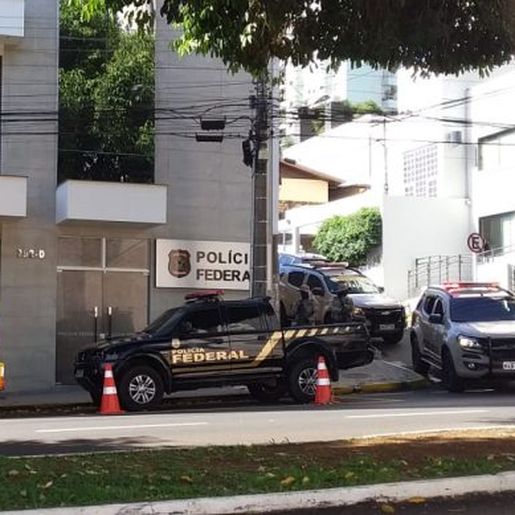 PF investiga possível paradeiro de dinheiro e encontra bilhões em pedras preciosas em Chapecó