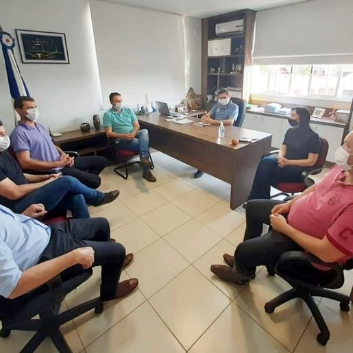 Prefeituras de Guarujá do Sul e Princesa debatem sobre asfaltamento de estradas do interior