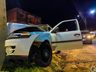 Condutor colide com carro em poste na Willy Barth em SMO; vídeo
