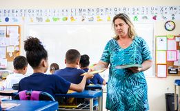 Alesc aprova descompactação da tabela salarial dos professores após 16 anos