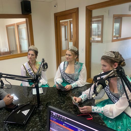 Comitiva da 15ª Deutsche Woche visita a Rádio Oeste e divulgam programação