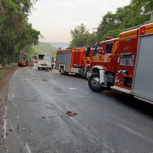 CONFIRA: Pista é liberada após grave acidente na BR-282