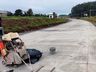 Aplicação do pavimento rígido avança e se aproxima do elevado na BR-163