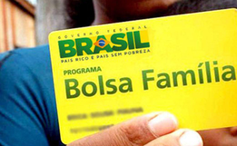 Bolsonaro confirma reajuste do novo Bolsa Família em pelo menos 50%