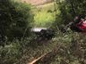 Motorista de 22 anos sofre ferimentos em capotamento de caminhão na SC 305