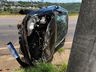 Veículo capota e motorista fica ferida no interior de São Miguel do Oeste