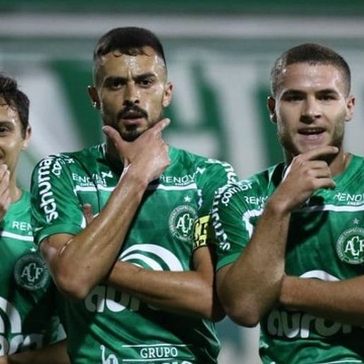 Vídeo: Chape vence o Paraná e reassume a liderança da Série B  
