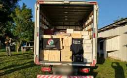 Receita Federal e PM apreendem R$ 345 mil em vinho em depósito