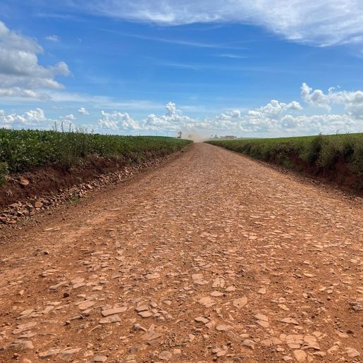 Administração Municipal terceiriza obras na linha Agroísa