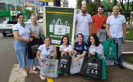 Núcleos promovem pedágio de conscientização de sacolas retornáveis