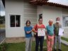Idoso que tentou salvar casa de incêndio com pote de sorvete ganha novo lar