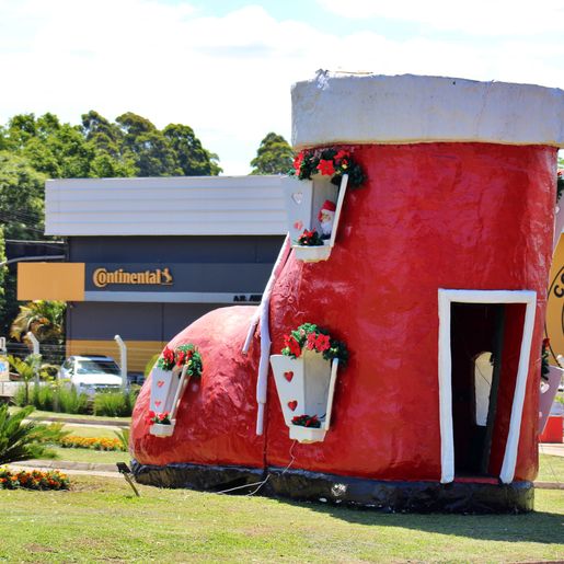 Decoração de Natal será removida de trevo em SMO por orientação do DNIT