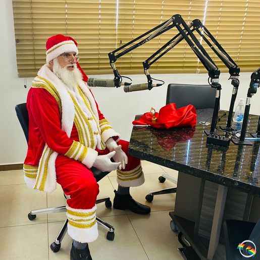 Papai Noel visita Rádio Itapiranga