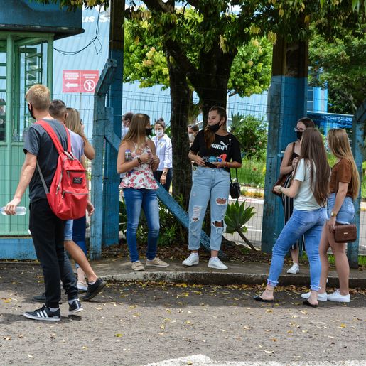 Enem 2020: Portões são fechados e provas começam a ser aplicadas em SMOeste