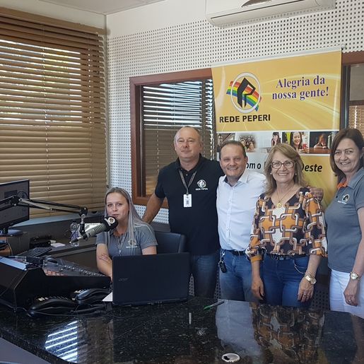 Proprietária do Império dos Girassóis visita Rádio Itapiranga