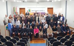 Alunos de Itapiranga participam de projeto Legislativo na Escola