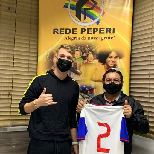 Jogador que atua nos Emirados Árabes Unidos participa do Bate Papo Esportivo