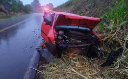 Veículo com placas de SMOeste se envolve em colisão frontal na SC-496
