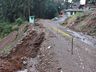 Chuva provoca desmoronamento de terra no interior 