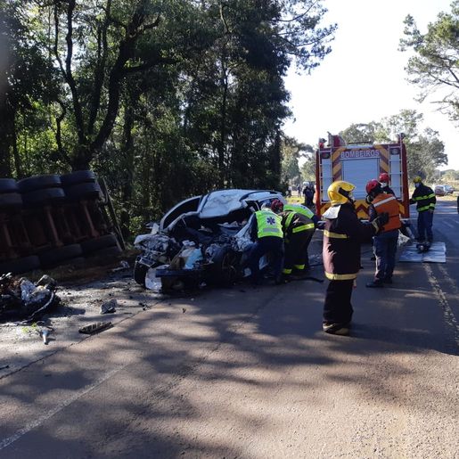 Colisão frontal deixa idoso morto entre Maravilha e Pinhalzinho