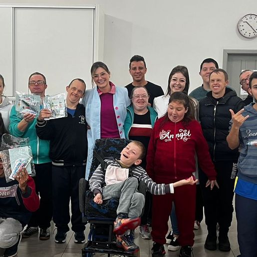 APAE Viviane promoveu atividade educativa em saúde bucal e higiene pessoal