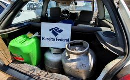 Receita Federal apreende 600 litros de gasolina e dezenas de botijões de gás