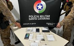 PM prende duas pessoas e apreende adolescente em ocorrência de tráfico em Mondaí 
