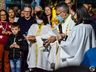 Vigília Pascal leva fiéis para Igreja Matriz em São Miguel do Oeste; fotos