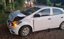Colisão entre carros mobiliza bombeiros em São João do Oeste