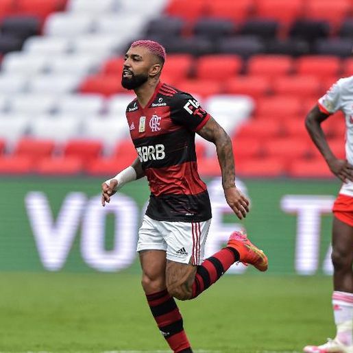 Flamengo vence o Inter e fica muito perto do título do Brasileirão