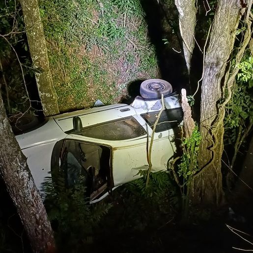 Homem morre em saída de pista seguida de capotamento na SC-283 