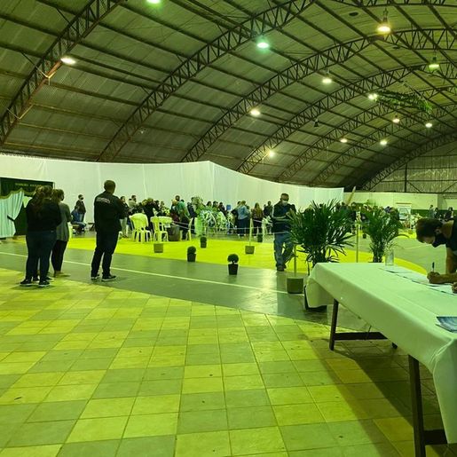 Velório de vítimas de atentado em creche de Saudades reúne amigos e familiares
