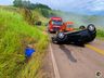 Mulher fica ferida após carro sair da pista e capotar na SC-492 em Barra Bonita