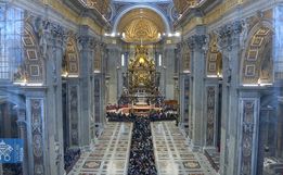 Vaticano encerra velório do papa Francisco, e número de fiéis presentes chega a 250 mil