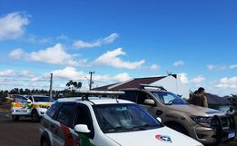 Com auxílio do Canil PMR identifica motorista que abandonou veículo após fugir de abordagem policial