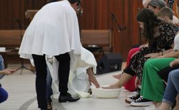 Igreja São Miguel Arcanjo realiza missa de Lava-pés