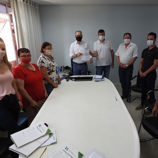 Trevisan assina Ordem de Serviço para sede social no Jardim Peperi