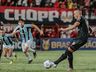 Grêmio leva 2 a 0 do Atlético-GO e perde nova chance de sair do Z-4 