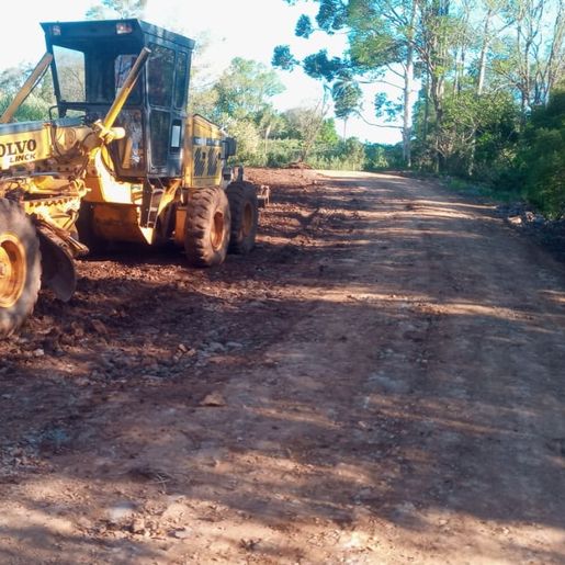 Comunidade do interior recebe obra de calçamento em Palma Sola