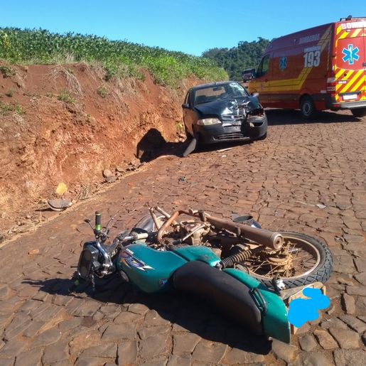 Motociclista sofre graves ferimentos em colisão frontal em Princesa