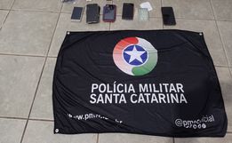 Homem é preso por tráfico de drogas e porte ilegal de arma de fogo em Riqueza