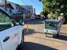 Caminhão derruba fios, motociclista se enrosca e sofre queda em SMO